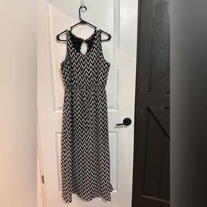 Indulge brand women’s size XL herringbone, maxi, dress, black and white